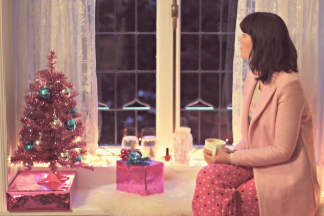 Frilly Lilly Gift Ideas, Pink Christmas tree, DIY Mason Jar Snow Globes, Pink Christmas Pjs, Christmas Pedicure 