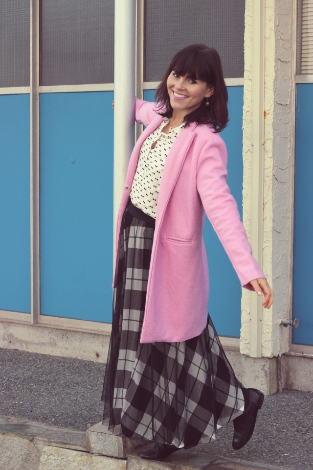 New Chic Pink Coat, New Chic pink cupcake bag, Maison Jules Tulle skirt, H&M Bow printed blouse