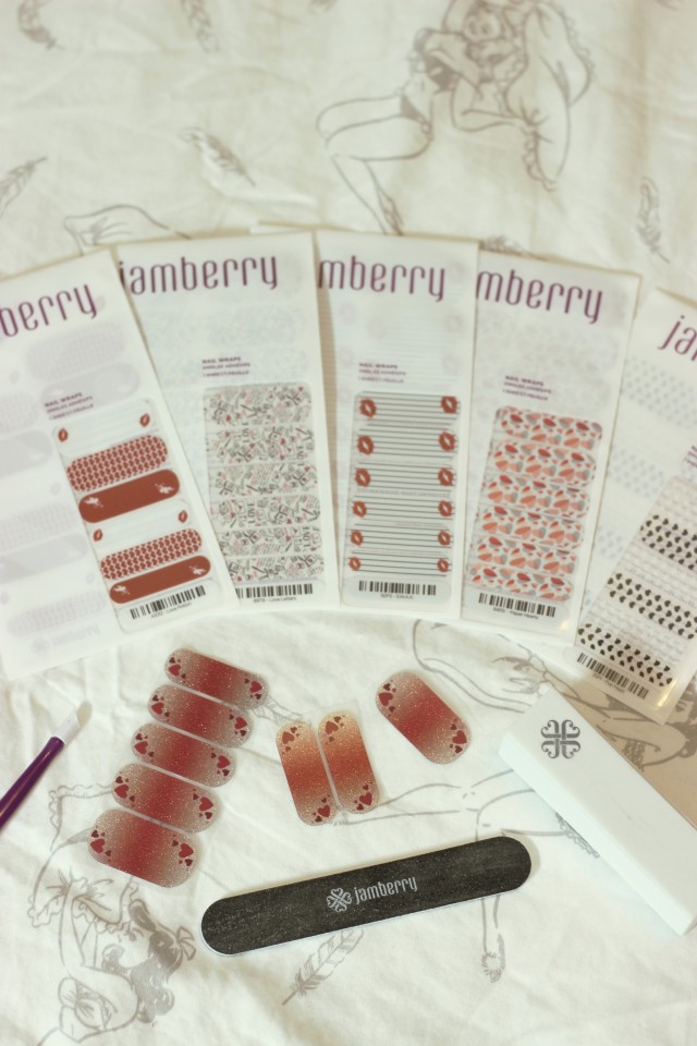 Jamberry Valentine's Nail Wraps, SinInLinen pillow fight bed sheets, H&M sequinned heart shirt