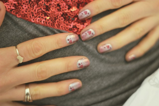 Jamberry Valentine's Nail Wraps, SinInLinen pillow fight bed sheets, H&M sequinned heart shirt