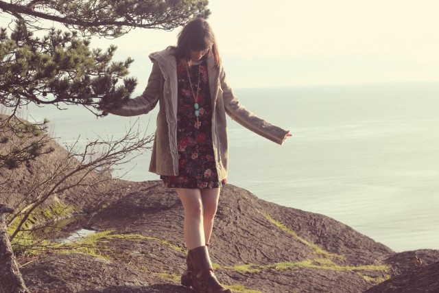 California Moonrise, Boho Fashion, Coachella Fashion, Music Festival Fashion, 1970s Fashion, Charming Charlie, Fashion Blogger, Victoria , shearling coat, frye harness boots, floral dress