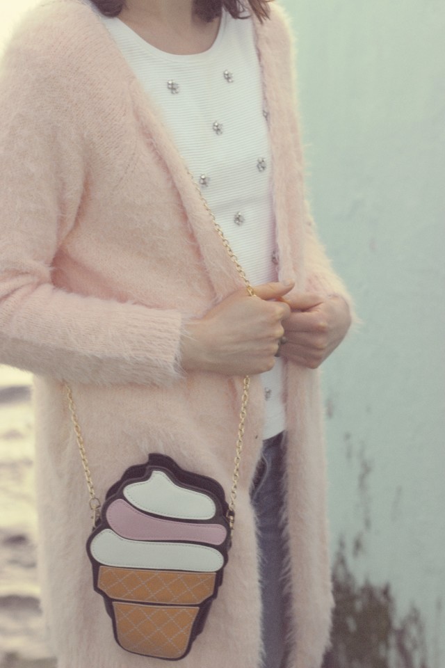 Chic Wish, Pink Cardigan, Distressed jeans, Cat Ring, Daisy Earrings, New Chic Ice Cream Bag, Fashion Blogger, Vintage Fashion, Spring Fashion 