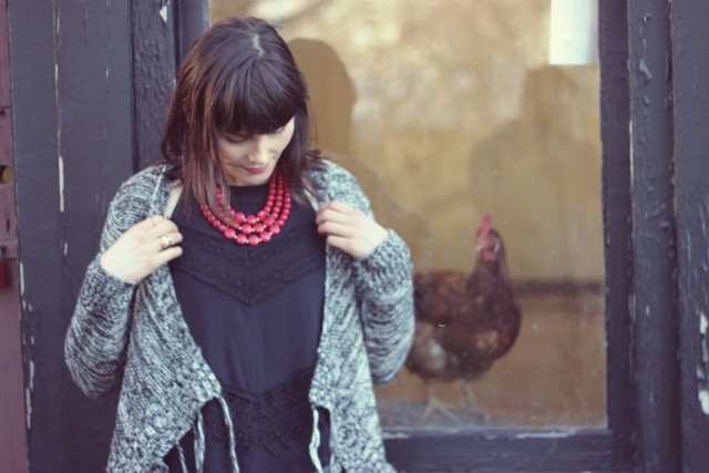 California Moonrise, AEO Flared Jeans, Charming Charlie Red Statement Necklace, Bohemian Fashion, Festival Style, Boho chic, Fashion Blogger, Chicken Farm, Victoria, 