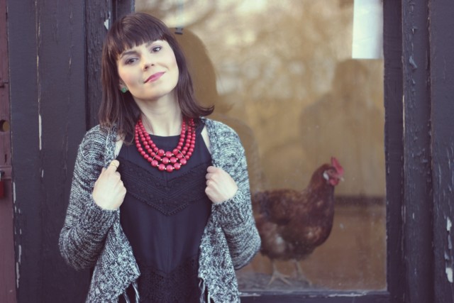 California Moonrise, AEO Flared Jeans, Charming Charlie Red Statement Necklace, Bohemian Fashion, Festival Style, Boho chic, Fashion Blogger, Chicken Farm, Victoria, 