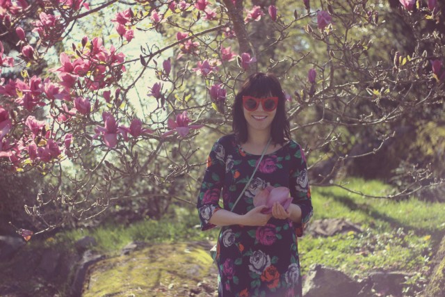Ami Club Wear, Floral Spring Dress, Red Cat eye sunglasses, vintage fashion, spring fashion, fashion blogger 