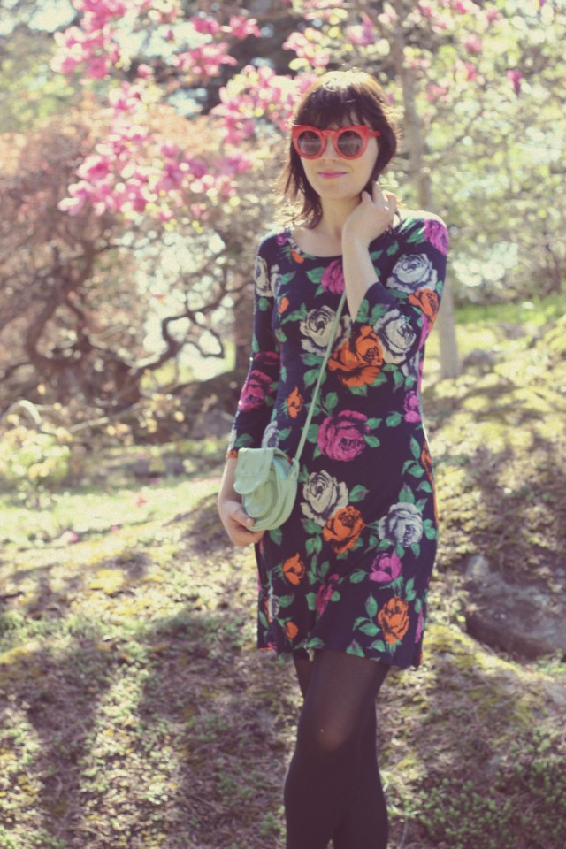 Ami Club Wear, Floral Spring Dress, Red Cat eye sunglasses, vintage fashion, spring fashion, fashion blogger 