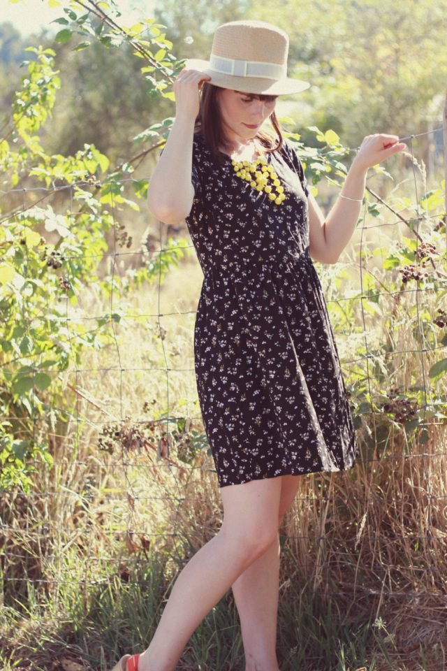 Old Navy, Fall Fashion, Floral Dress, Short Sleeve Swing dress, straw fedora, statement necklace, vintage, fashion blogger