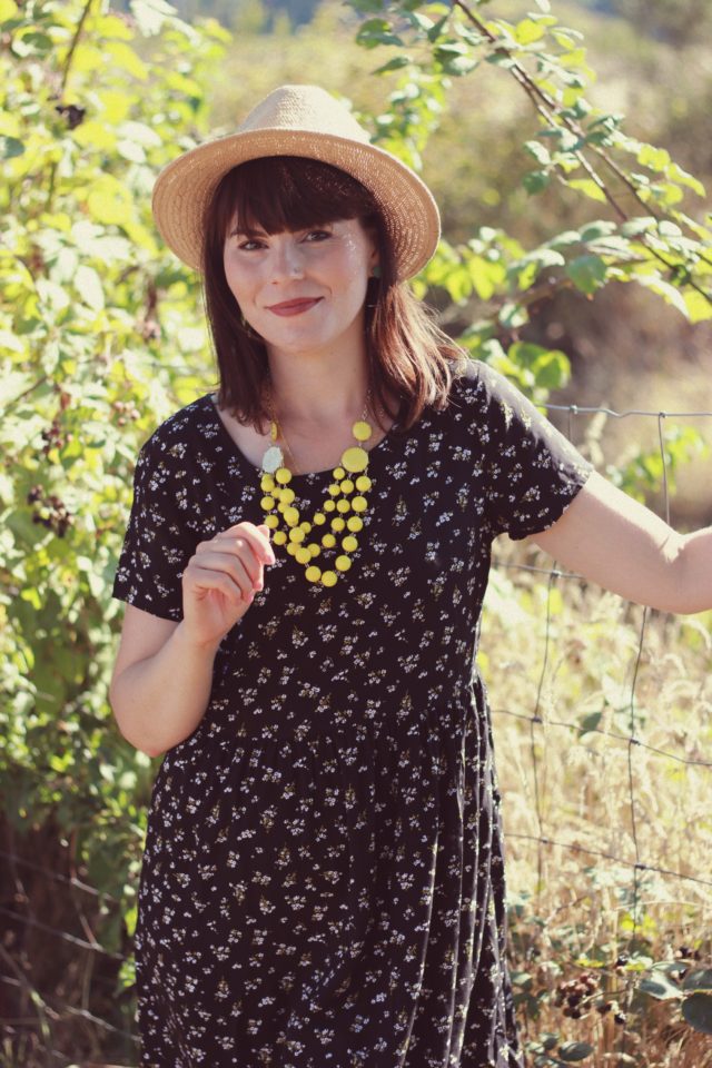 Old Navy, Fall Fashion, Floral Dress, Short Sleeve Swing dress, straw fedora, statement necklace, vintage, fashion blogger