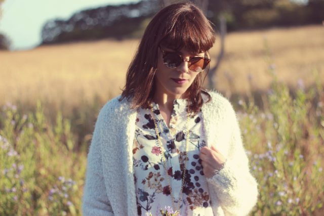 NYDJ, Old Navy, Stephanie Kantis, floral blouse, distressed jeans,, fall fashion, Vintage, fashion blogger, floral