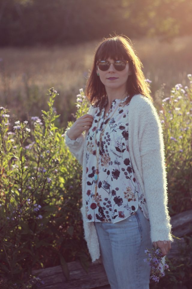 NYDJ, Old Navy, Stephanie Kantis, floral blouse, distressed jeans,, fall fashion, Vintage, fashion blogger, floral