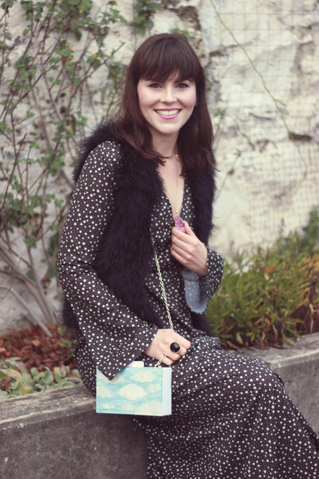 CALIFORNIA MOONRISE Star Print Maxi Dress, Club Monaco feather Vest, Cloud Clutch, novelty, holiday fashion, maxi dress, vintage, bohemian, style, blogger,