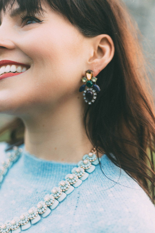 Victoria Emerson, Bronze Purple and Turquoise Statement Necklace, Silicone Powder Blue Floral Statement Necklace by: Victoria Emerson, Multicolor Geometric Statement Earrings, Statement Jewellery, H&M Pleated Tulle Skirt, Christmas Sweater, Holiday outfit ideas, Christmas fashion