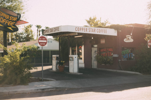 Vintage Phoenix, City Guide, Shopping, Vlog, Retro, fashion, thrifting, antiques, style, blogger, dress, The Brass Armadillo Antique Mall, Sprinkles Cupcakes ATM, Sugar Bowl Diner, Jerome Arizona, Cottonwood,