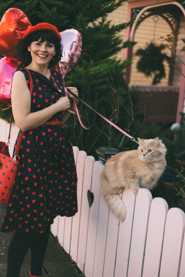 FALLING IN LOVE PROM DRESS, Review Australia, FALLING IN LOVE TOTE BAG, Review Australia, Valentines Day, Outfit ideas, vintage dress, fashion, retro, style, heart, cat,