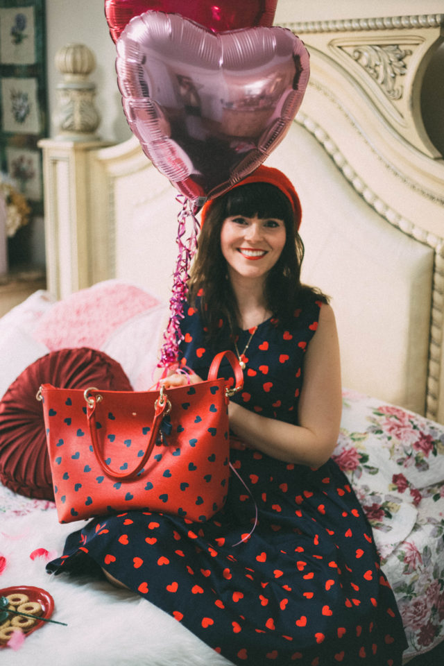 FALLING IN LOVE PROM DRESS, Review Australia, FALLING IN LOVE TOTE BAG, Review Australia, Valentines Day, Outfit ideas, vintage dress, fashion, retro, style, heart, cat,