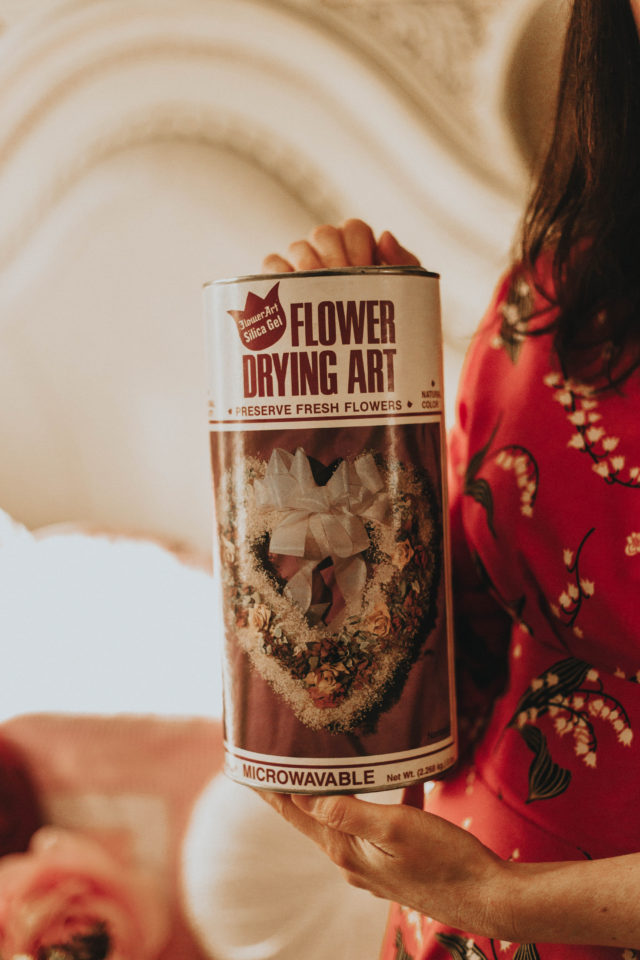 DIY flower drying, How to dry and preserve your own flowers, how to dry flowers how to preserve your wedding bouquet, the art of drying flowers, vintage flower drying