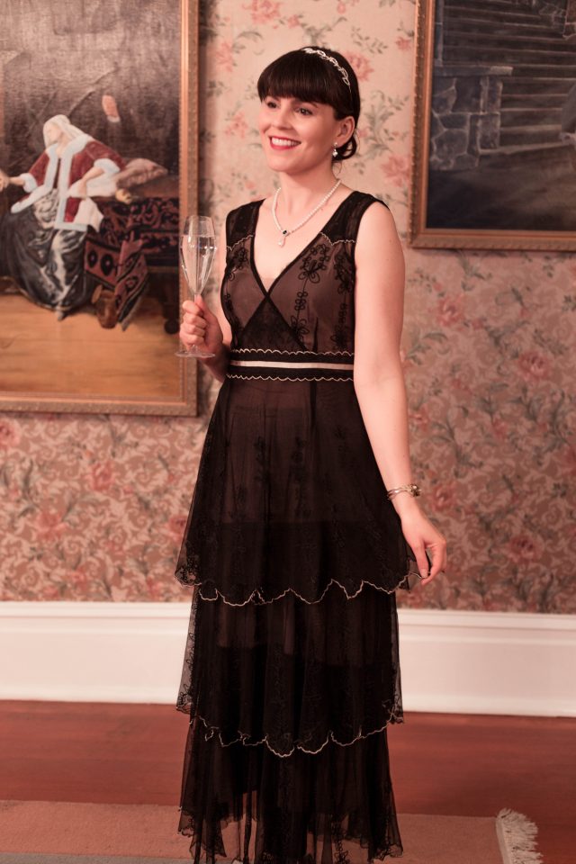 Downton Abbey Lady Mary NYE Lookbook, Lady Mary Fashion, Lady Mary Makeup, Downton Abbey Fashion, 1920s Dress, Lady Mary Hair style, Downton Abbey Makeup, Vintage NYE outfit ideas