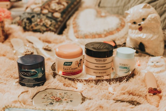 4 vintage cold creams that you can still buy today, Ponds Cold Cream cleanser Review, Vintage Ponds, vintage Noxzema, Vintage Jergens Cleansing Cream, Merle Norman Cleansing Cream, how to use Cold Cream, 1950s beauty routine, vintage cleansing routine