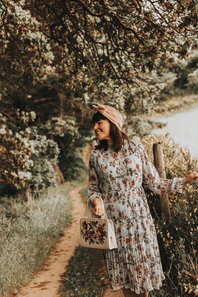 Blooming of Flower Pleated Chiffon Dress in Blue, Chic Wish, Brothers and Sisters, Pink velvet turban, vintage floral dress, vintage spring dress