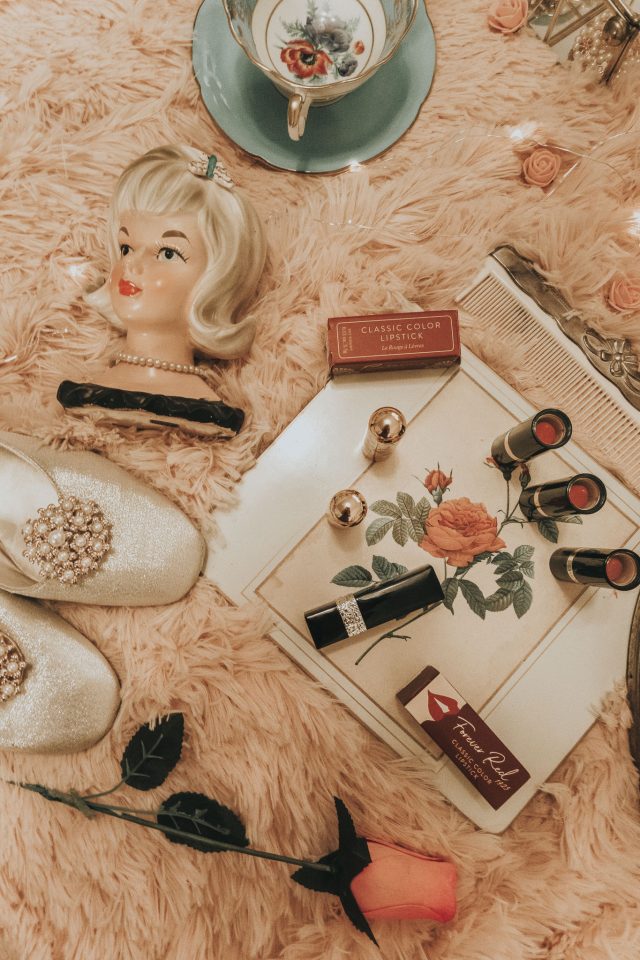 The history of lipstick, vintage lipstick collection, history of lipstick Dior 999 red lipstick, 1950s lipstick, vintage lipsticks you can still buy today