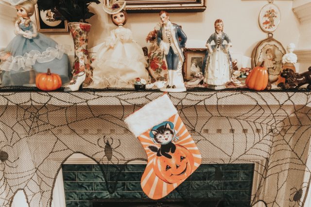 Vinnie Boy Vintage, Vintage inspired Halloween decor, vintage Halloween, vintage Halloween decor, Vintage Halloween fashion, Vinnie Boy vintage-inspired Halloween decor