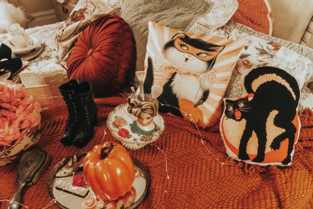 Vinnie Boy Vintage, Vintage inspired Halloween decor, vintage Halloween, vintage Halloween decor, Vintage Halloween fashion, Vinnie Boy vintage-inspired Halloween decor