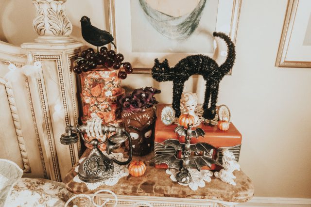 Vinnie Boy Vintage, Vintage inspired Halloween decor, vintage Halloween, vintage Halloween decor, Vintage Halloween fashion, Vinnie Boy vintage-inspired Halloween decor