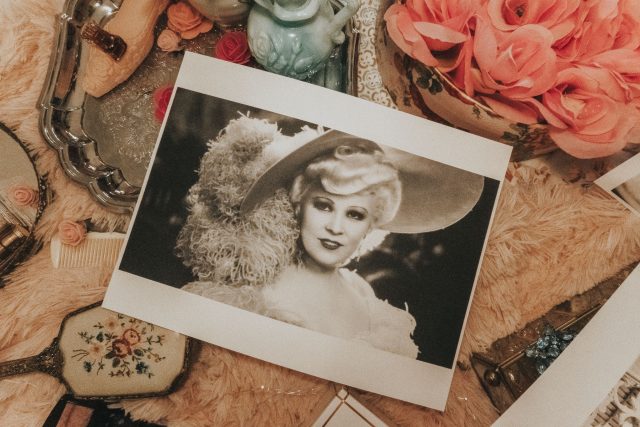 Mae West's favourite beauty products you can still buy today, Mae West, Mae West Old Hollywood Icon. Mae West Perfume, May West's favorite perfume, Old Hollywood beauty secrets,