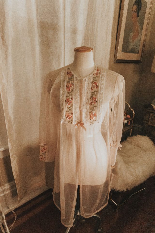 vintage estate, vintage haul, vintage fashion haul, vintage fashion, vintage nightgown