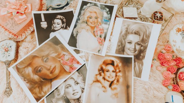 Dolly Parton, Dolly Parton's Favorite Beauty Products, Dolly Parton Beauty Secrets, Dolly Parton Beauty Tips 