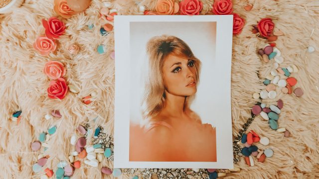 Valley of the dolls, valley of the dolls makeup, vintage doll cosmetics,sharon Tate, Jennifer north, Sharon Tate makeup, valley of the dolls eye makeup, 1960s makeup, 1960s eyeshadow 