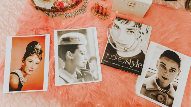 15 ways to live like Audrey Hepburn in 2020, Audrey Hepburn's favorite things, Audrey Hepburn fashion, Audrey Hepburn perfume, Audrey hepburn recipes, Audrey hepburn style 