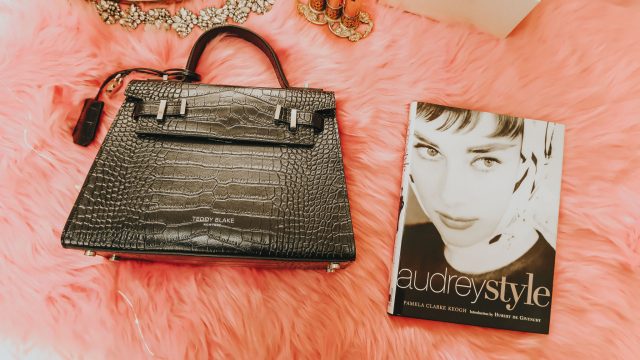 15 ways to live like Audrey Hepburn in 2020, Audrey Hepburn's favorite things, Audrey Hepburn fashion, Audrey Hepburn perfume, Audrey hepburn recipes, Audrey hepburn style 